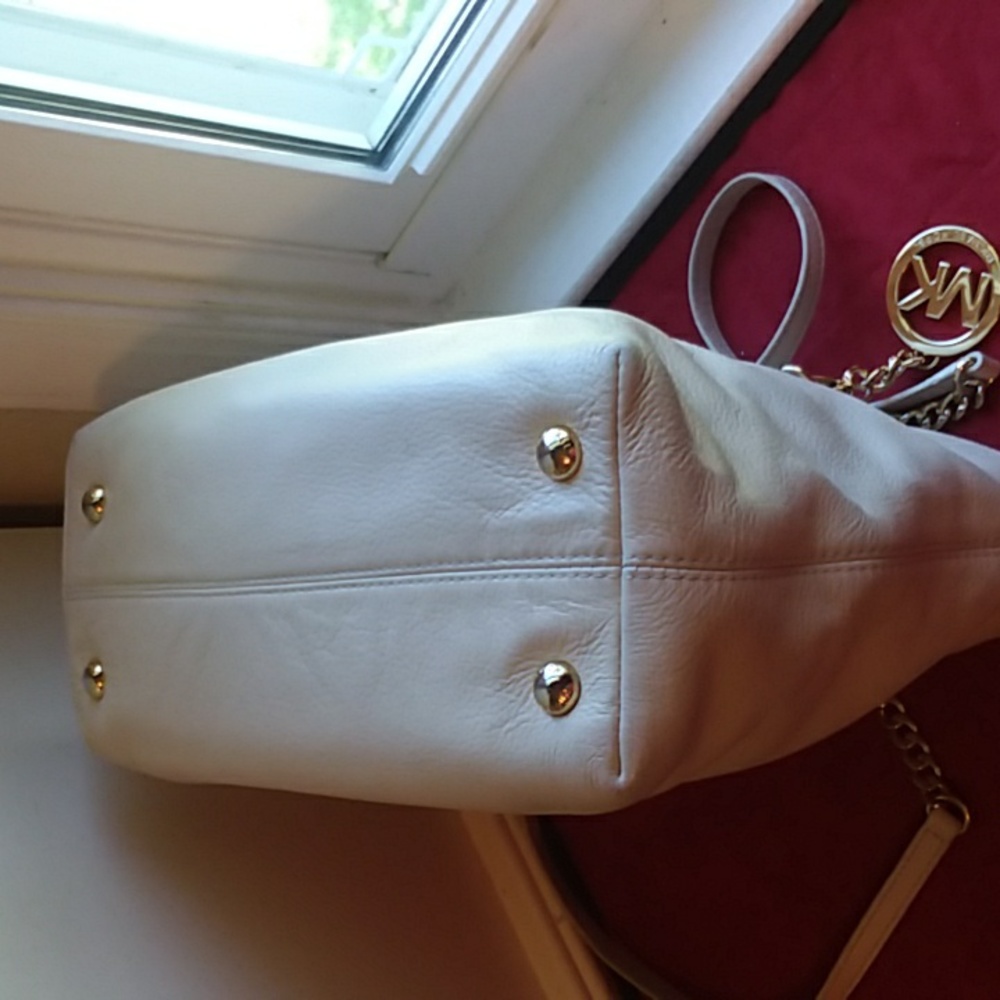 Michael Kors Excellent Condition Soft Off White Pebble Leather - Picture 7 of 12